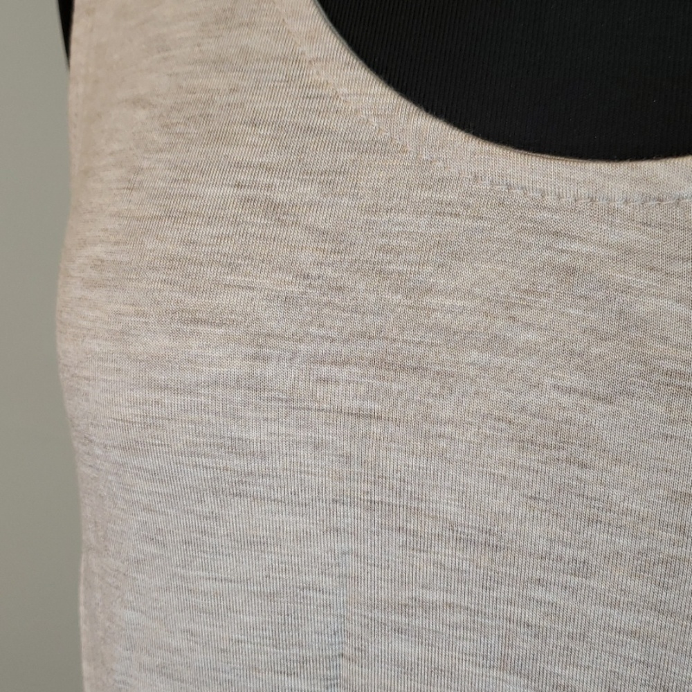 Flowy Tank - Picture 3 of 3